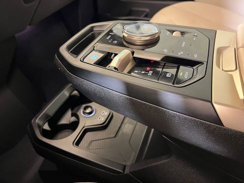 Certified 2022 BMW iX xDrive50 w/ Convenience Package image 17