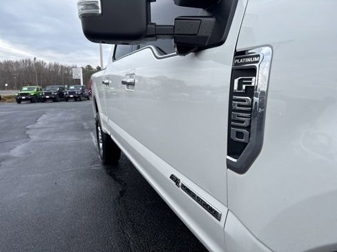 Used 2021 Ford F250 Platinum image 5