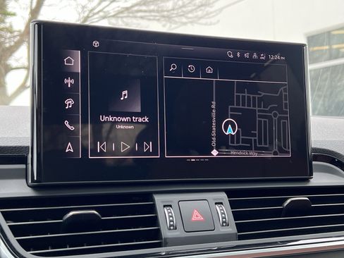 Used 2025 Audi Q5 2.0T Premium Plus w/ Premium Plus Package image 24