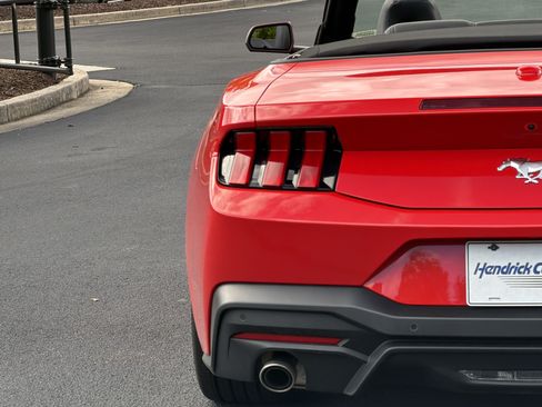 Used 2025 Ford Mustang Convertible RWD image 56