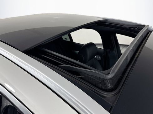 Used 2019 Mercedes-Benz GLC 300 image 21