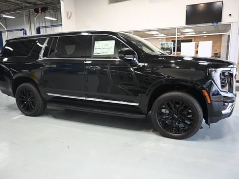 New 2026 GMC Yukon XL Elevation w/ Elevation Premium Package AWD/4WD image 4