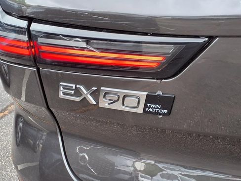 New 2025 Volvo EX90 Plus image 5