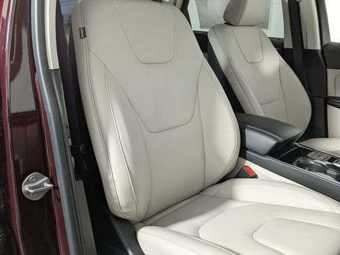 Used 2020 Ford Edge Titanium image 25