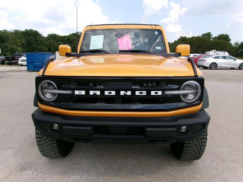 Used 2021 Ford Bronco Outer Banks w/ Sasquatch Package AWD/4WD image 2
