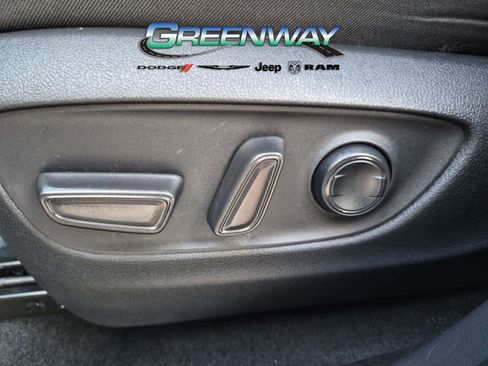 Used 2021 Toyota RAV4 XLE FWD image 17
