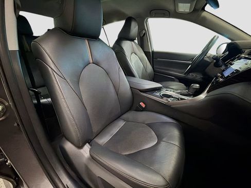 Used 2020 Toyota Camry XLE FWD image 27