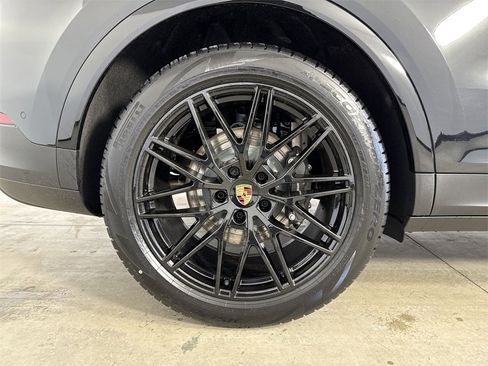 New 2026 Porsche Cayenne image 16