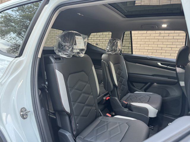 New 2026 Volkswagen Atlas Peak Edition AWD/4WD image 18