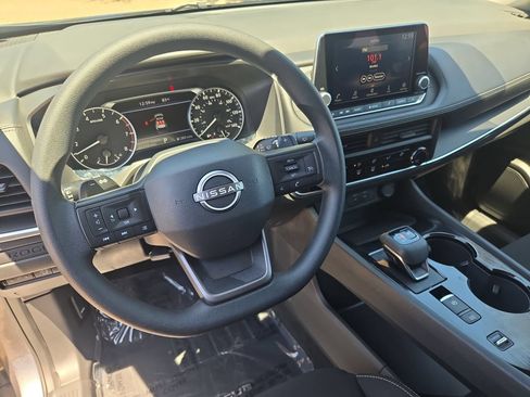 Certified 2025 Nissan Rogue S FWD image 15