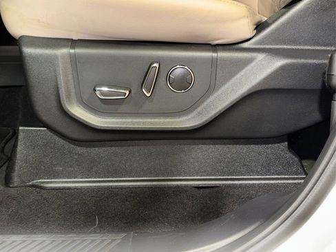 Certified 2024 Ford Expedition Limited image 29