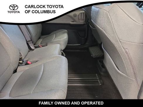 Used 2024 Toyota Sienna XLE FWD image 17
