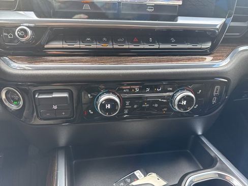 Used 2023 GMC Sierra 1500 Elevation image 14