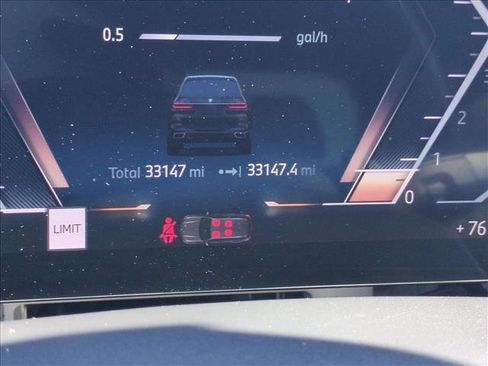 Used 2024 BMW X7 xDrive40i w/ M Sport Package AWD/4WD image 11