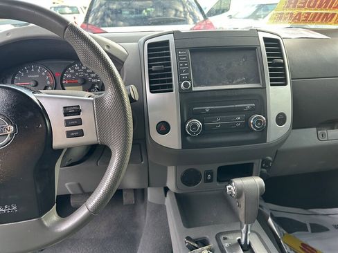 Used 2019 Nissan Frontier SV image 29