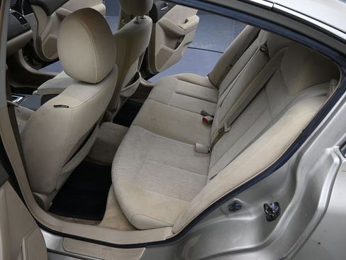 Used 2010 Nissan Altima 2.5 S w/ Premium Audio Pkg image 24