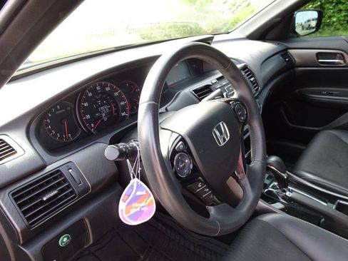 Used 2017 Honda Accord Sport image 14