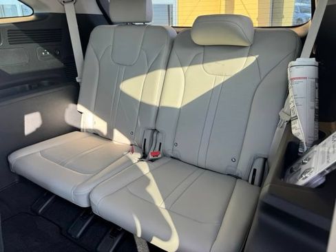 Used 2025 Kia Sorento SX FWD image 37