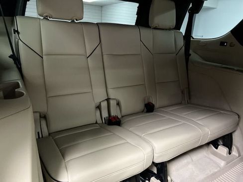 Used 2023 Cadillac Escalade Premium Luxury AWD/4WD image 28