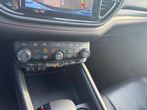 Used 2023 Dodge Durango GT AWD/4WD image 17