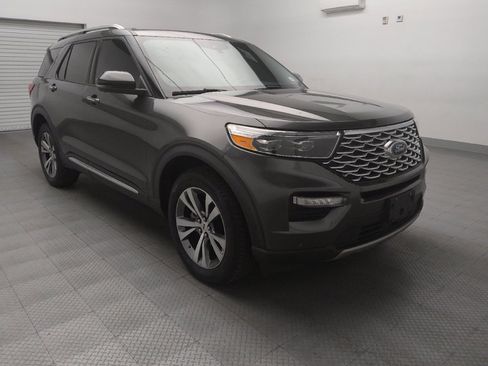 Used 2020 Ford Explorer Platinum w/ Premium Technology Package AWD/4WD image 13