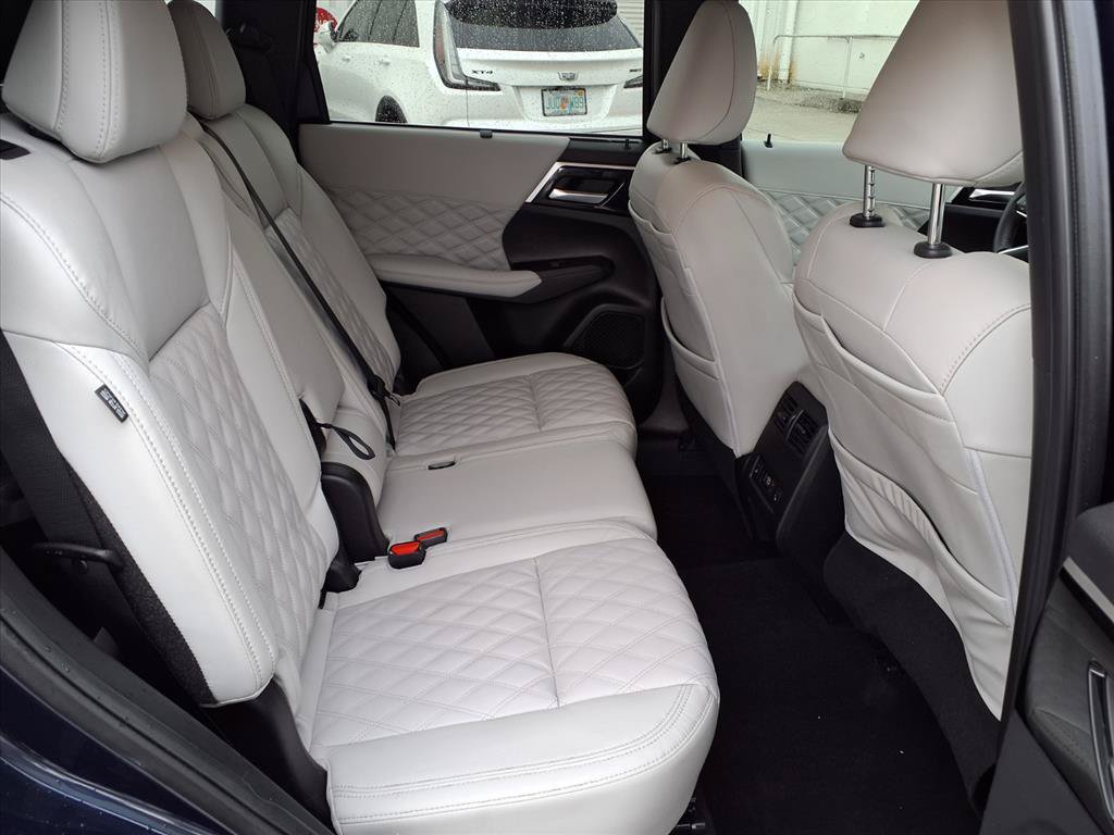 Used 2024 Mitsubishi Outlander SEL FWD image 13