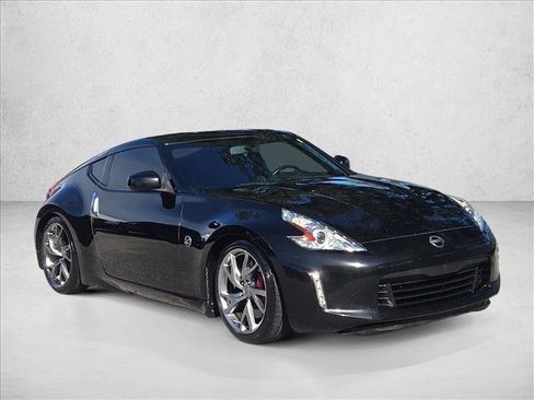 Used 2014 Nissan 370Z Coupe w/ Sport Package RWD image 3