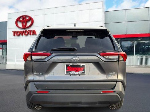 Used 2025 Toyota RAV4 XLE image 5