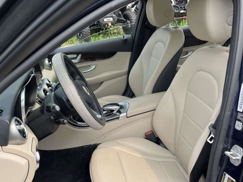 Used 2015 Mercedes-Benz C 300 4MATIC Sedan image 2