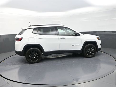 New 2026 Jeep Compass Latitude image 8