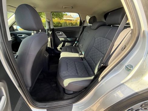 Used 2021 Kia Niro LX FWD image 11