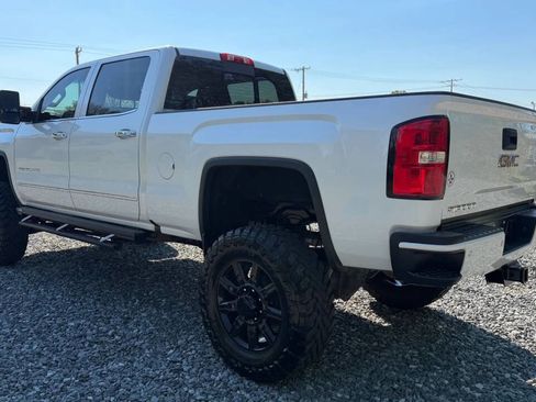 Used 2019 GMC Sierra 2500 Denali w/ Duramax Plus Package image 4