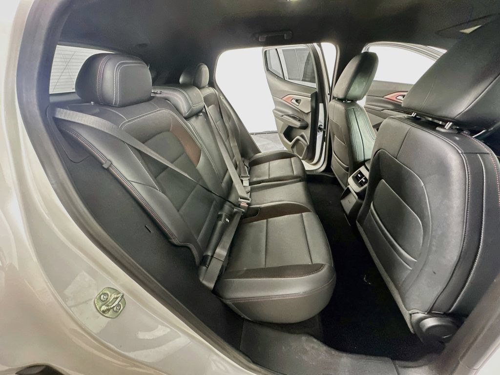 Used 2025 Chevrolet Equinox EV RS FWD image 12