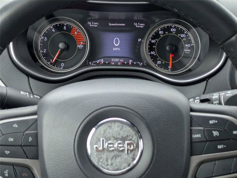 Certified 2022 Jeep Cherokee Latitude Lux AWD/4WD image 27
