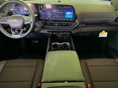 Used 2026 Chevrolet Silverado EV LT AWD/4WD image 17