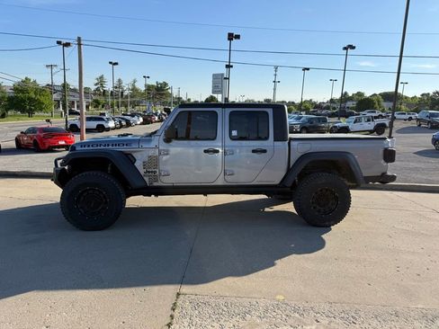 Used 2020 Jeep Gladiator Sport w/ Quick Order Package 24S AWD/4WD image 9