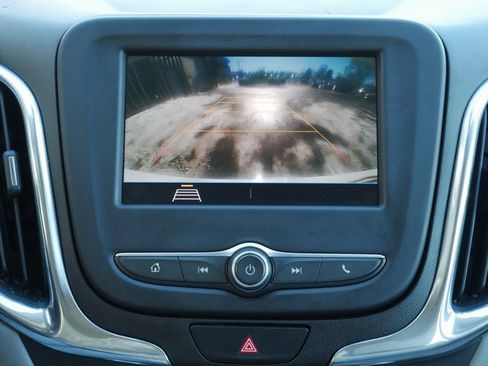 Used 2020 Chevrolet Equinox LT w/ Driver Convenience Package image 5