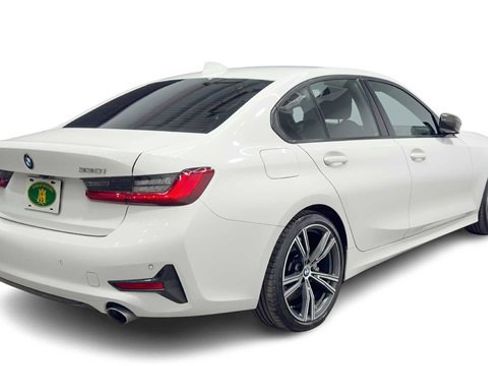 Used 2021 BMW 330i Sedan w/ Premium Package image 2