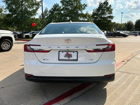 Used 2025 Toyota Camry LE FWD image 7