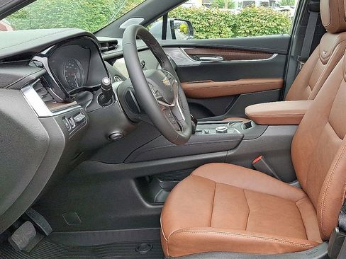 New 2025 Cadillac XT5 Premium Luxury w/ Technology Package image 9