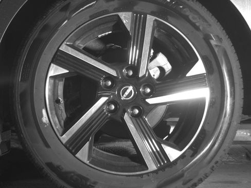 Used 2025 Nissan Sentra SV FWD image 14