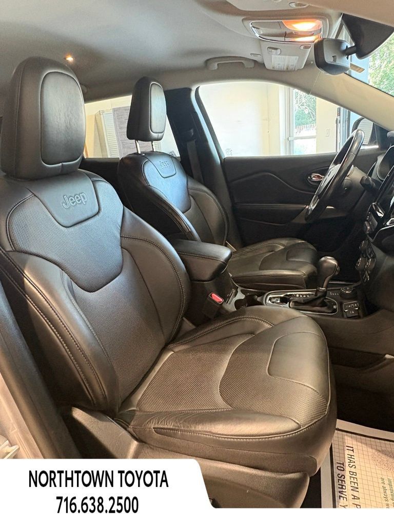 Used 2020 Jeep Cherokee Limited AWD/4WD image 14