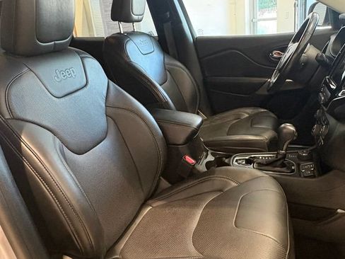 Used 2020 Jeep Cherokee Limited AWD/4WD image 14