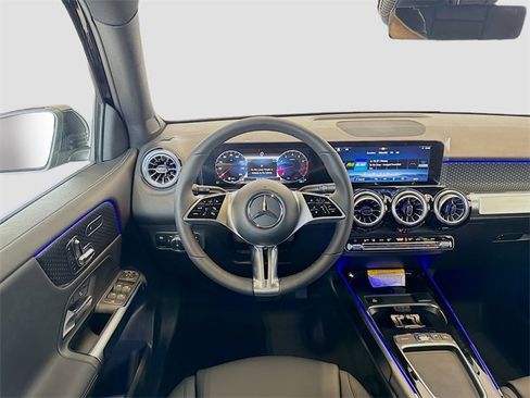 New 2025 Mercedes-Benz GLB 250 4MATIC image 5