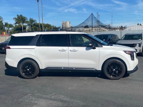 New 2026 Kia Carnival SX Prestige image 2