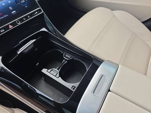 Used 2023 Mercedes-Benz C 300 4MATIC Sedan image 24