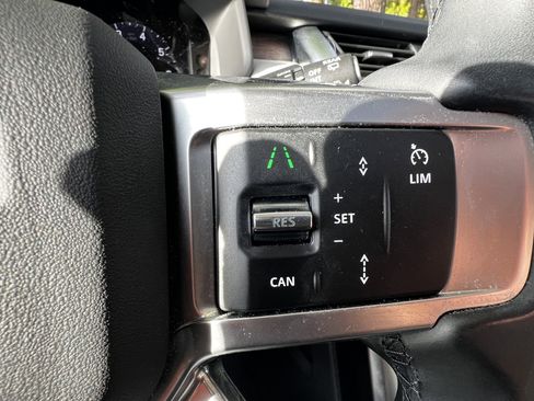 Used 2023 Land Rover Discovery S image 20