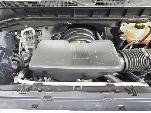 Used 2025 Chevrolet Silverado 1500 LT AWD/4WD image 17