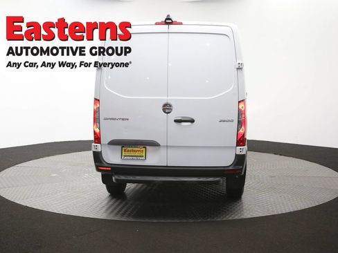 Used 2019 Freightliner Sprinter 2500 RWD image 33