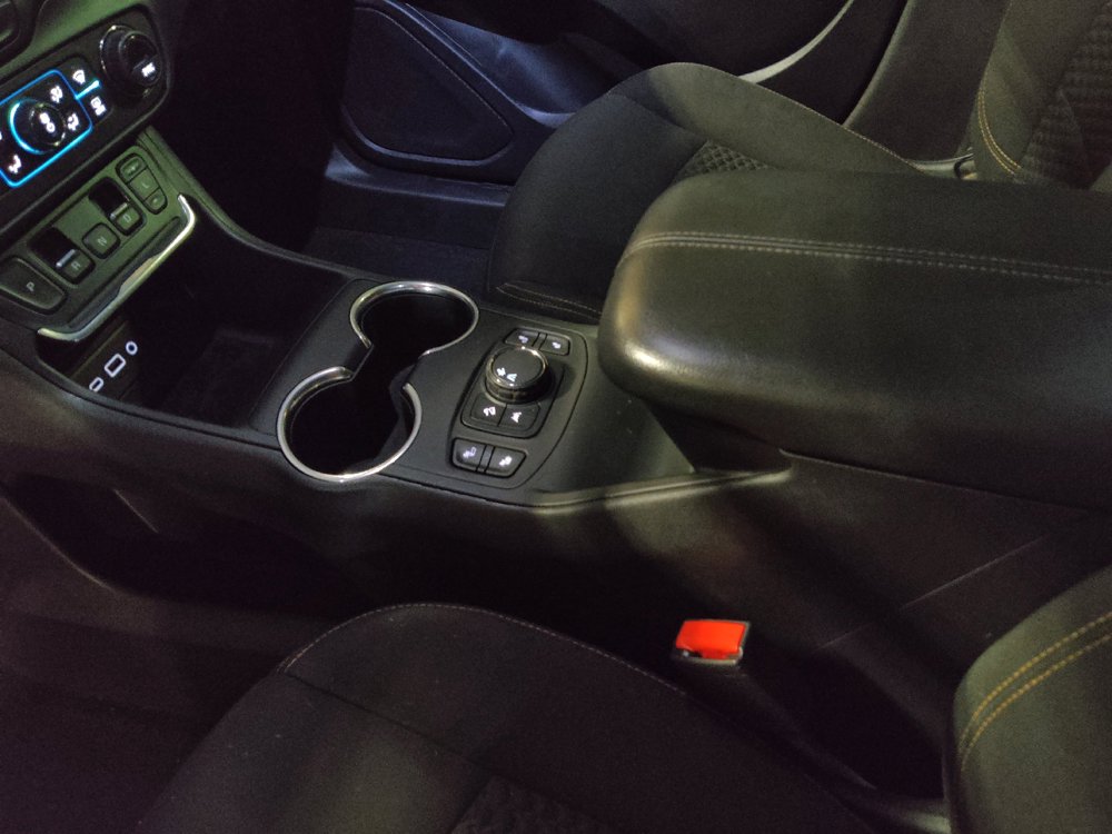 Used 2021 GMC Terrain SLE w/ Driver Convenience Package FWD image 26